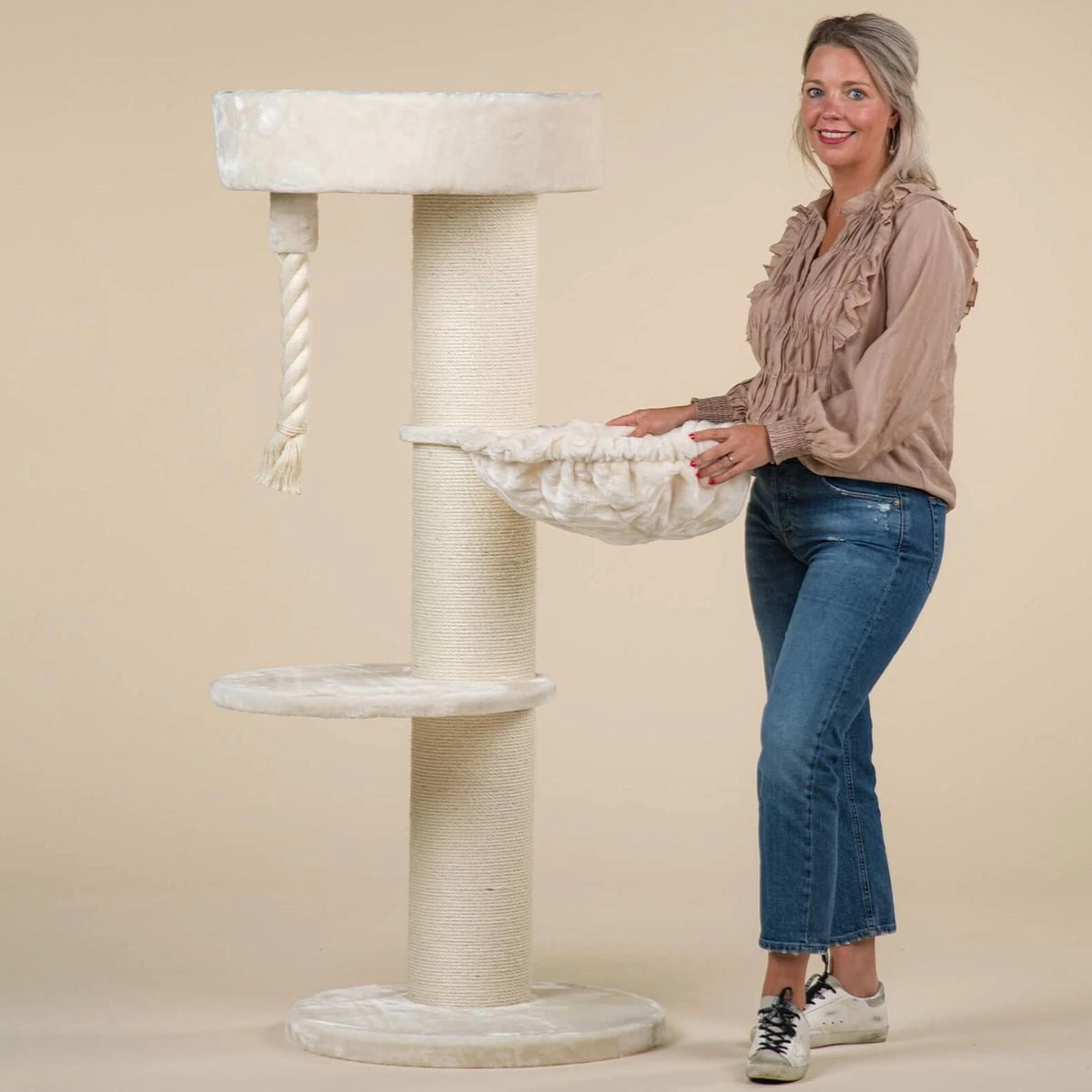 Krabpaal Voor Grote Katten Maine Coon Sleeper De Luxe Crème Beige Van RHRQuality 1 Krabpaal Voor Grote Katten Maine Coon Sleeper De Luxe Crème Beige Van RHRQuality