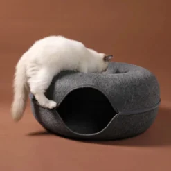Merkloos A.K.A. Kattentunnel En Kattenmand In-1 – Kattenspeelgoed Speeltunnel Kattenhuis – Kattenhol Rond Kattenspeeltjes - Cat Cave Donut - Antraciet Vilt -Merkloos Verkoop 1200x1200 541